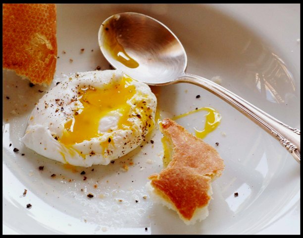 The incredible edible egg:  how to poach the perfect egg