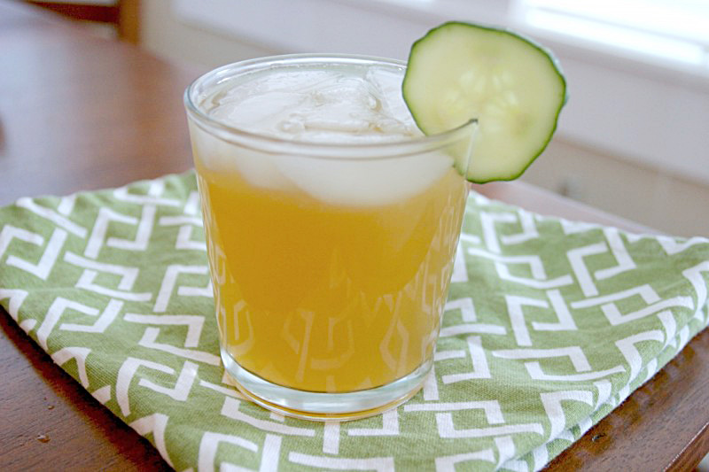 refreshing arnold palmer cocktail