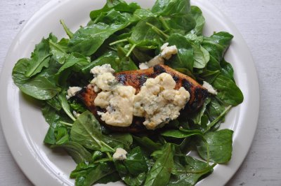 herbed balsamic chicken with blue cheese
