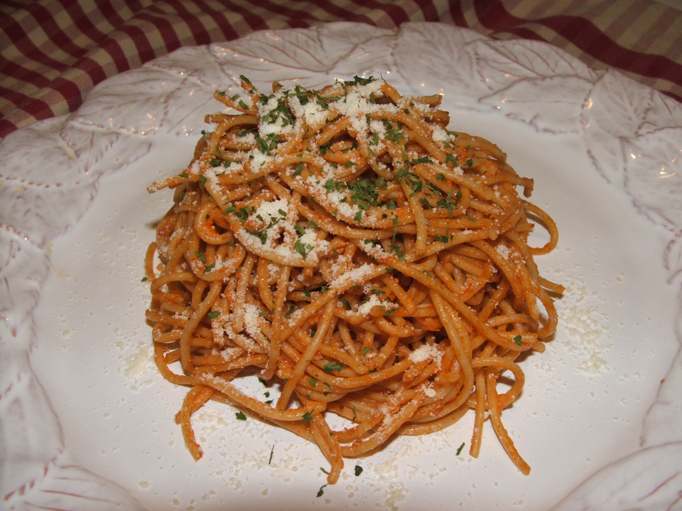 simplest tomato garlic pasta