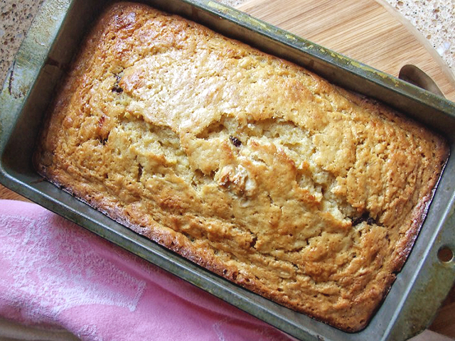 brown butter banana bread with chocolate chips