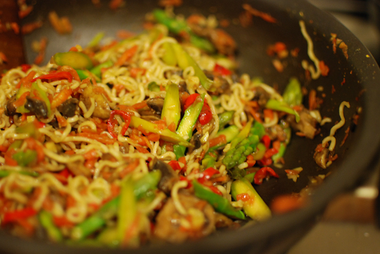 vegetarian stir-fry (instant) noodles