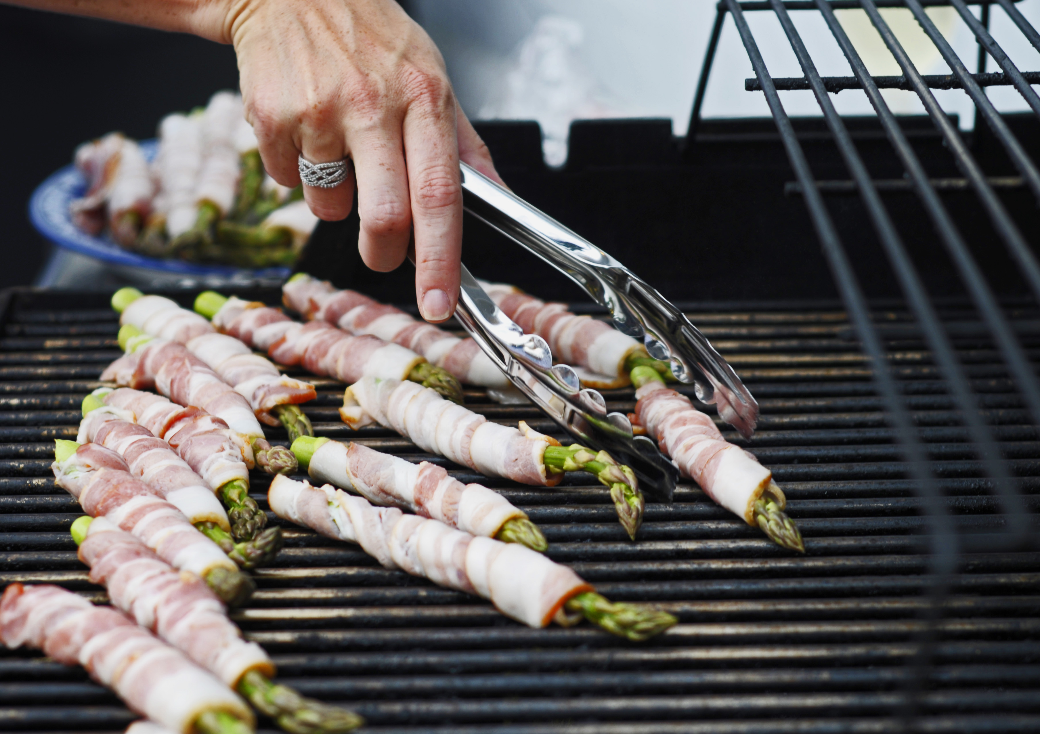 grilled bacon wrapped asparagus