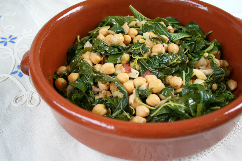 garbanzo beans con espinaca (spinach)