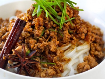 taiwanese pork and noodles (lo ba)