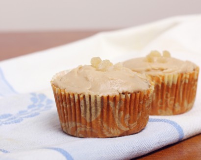 chai spice cupcakes with brown sugar icing