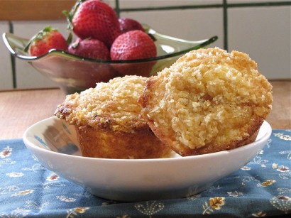 Pineapple crunch muffins