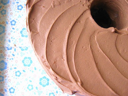 fluffy hint-of-cocoa frosting