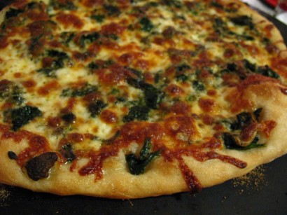 white pizza with spinach & garlic