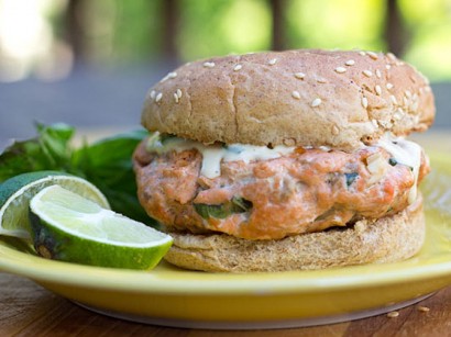 asian salmon burgers with tangy ginger lime sauce