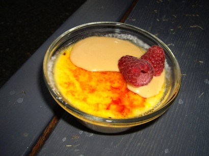 crème brûlée with earl grey misto reduction