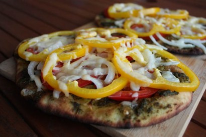 grilled veggie naan pizza with pesto