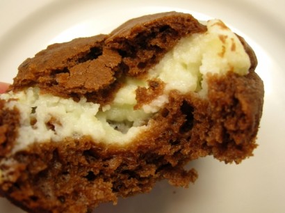 chocolate cheesecake muffins