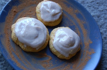 Carrot cookies with cinnamon cream cheese icing