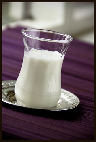 almond–vanilla milk