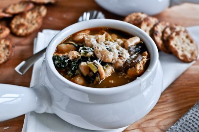 30 minute white chicken and bean soup