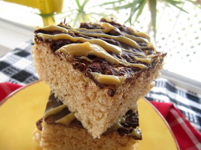 Rice Krispies Treats with Dulce de Leche and Chocolate Drizzle | Tasty ...