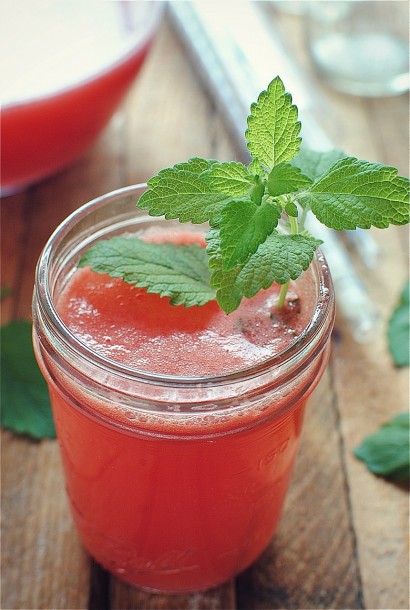 Watermelon spritzers with lemon and honey