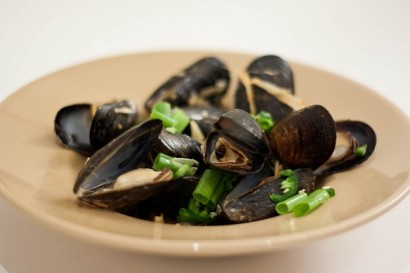 steamed mussels in asian broth with soup
