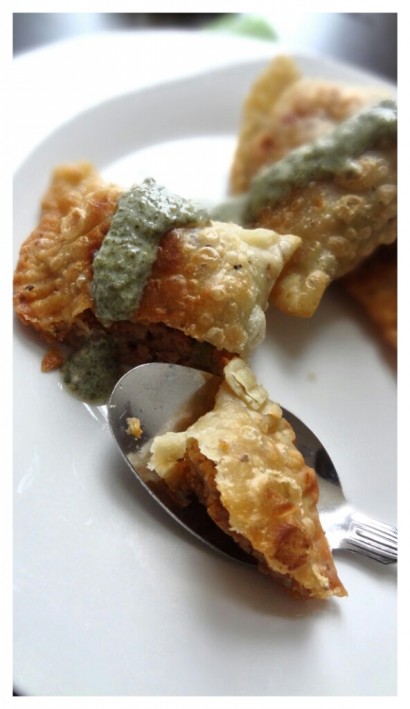 samosa (spicy and tangy potato-green pea pockets)