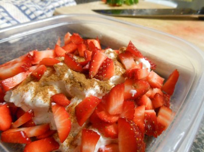 Vanilla greek yogurt with fresh strawberries & cinnamon