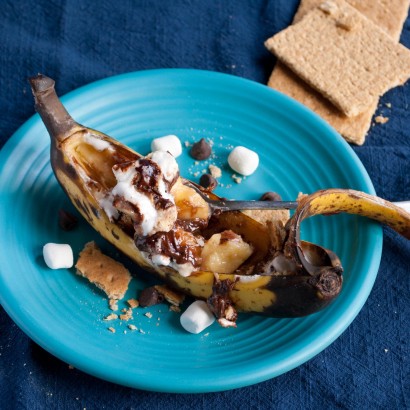 grilled s’more banana packets