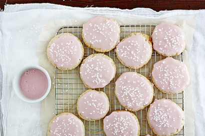 Pink champagne cookies