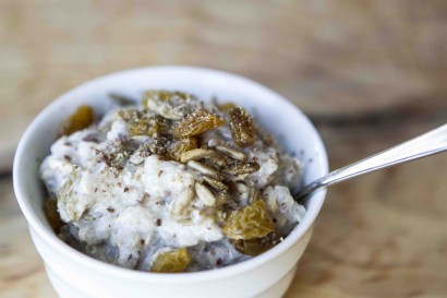 Warm quinoa breakfast porridge