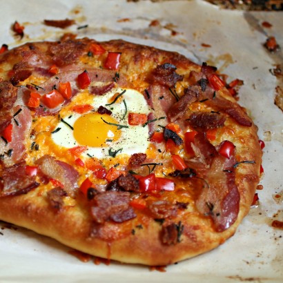 Bacon, Egg & Cheese Breakfast Pizza | Tasty Kitchen: A Happy Recipe ...