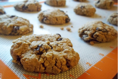 gluten-free oatmeal raisin cookies