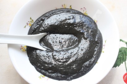 black sesame porridge (芝麻糊 zhīma hú)