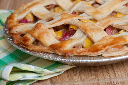 Pioneer Woman Rhubarb Pie: How to Make It + Review