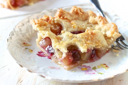 Apple & blueberry slab pie with ginger crust