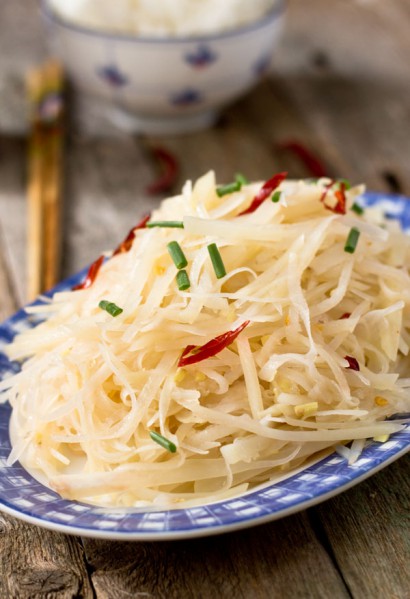 https://tastykitchen.com/recipes/wp-content/uploads/sites/2/2014/11/Spicy-Shredded-Potato-closeview-410x599.jpg