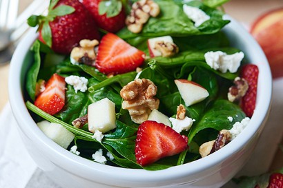 Honey goat cheese strawberry spinach salad