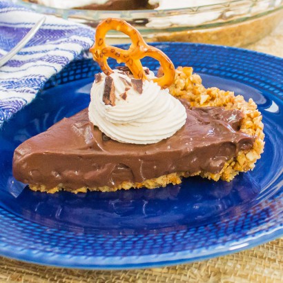 Chocolate Pudding Pie with Pretzel Crust and Peanut Butter ...