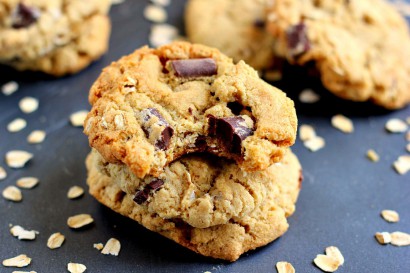Chocolate chunk oatmeal cookies