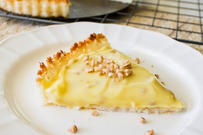 vanilla toffee pie with macaroon crust