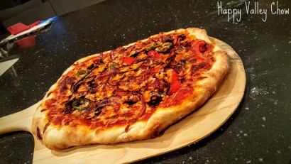 veggie pizza with balsamic reduction