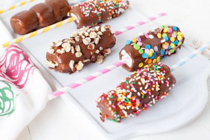 chocolate-covered marshmallow pops