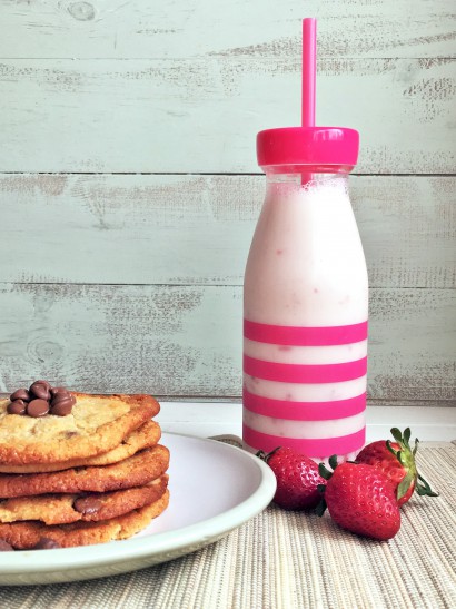 15-minute breakfast cookies with a strawberry almond milkshake