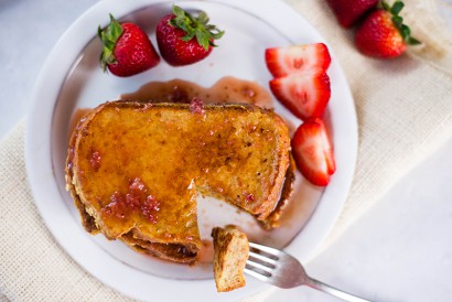 strawberry french toast (that’s actually clean!)