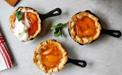 Easy Cast Iron Peach Pie Recipe