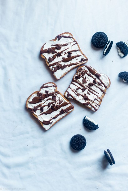 vegan cookies ‘n cream breakfast toast