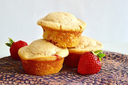 strawberry cream cheese pancake muffins
