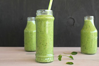 5-minute spinach apple green smoothie