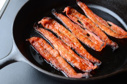 sriracha-glazed bacon