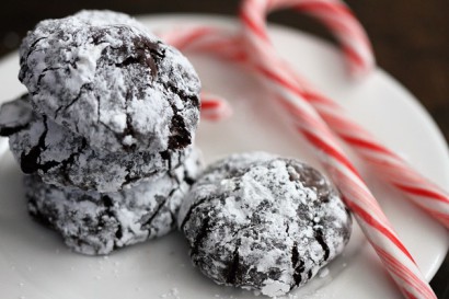 chocolate peppermint crinkle cookie