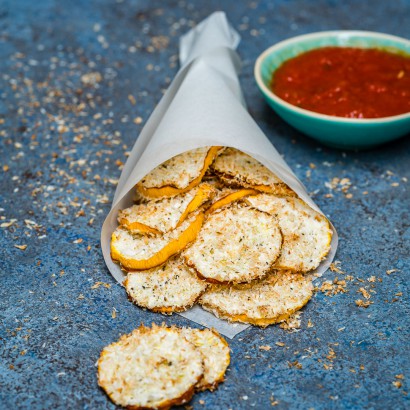 baked zucchini chips with shredded coconut (low carb and vegan)
