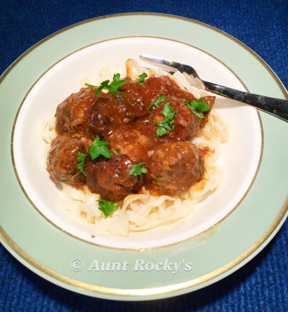 Aunt rocky’s easy meatballs in mushroom and wine sauce (low carb, gluten free)